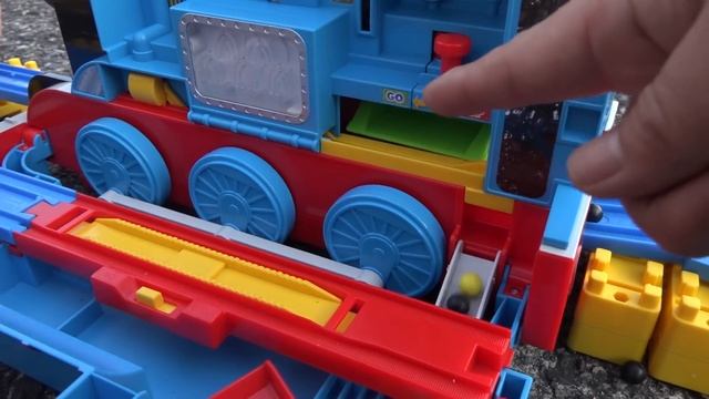 Big Thomas Coal toys & Thomas Plarail Let's Go to Lake Biwa! Chuggington Train toys смотреть онлайн