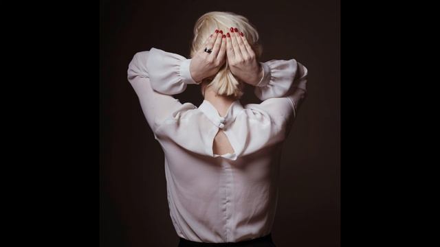 Mary Ocher - Blue Crystal Fire (feat. Julia Kent) (Robbie Basho cover) смотреть онлайн