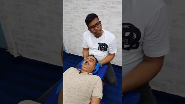 Dr.Rajneesh Kant Is Live . First Chiropractor In World Do Live Chiropractic Adjustments.