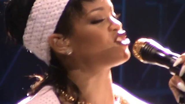 Take A Bow, Cold Case Love, Hate That I Love You Medley - Rihanna Live In Manila 2013