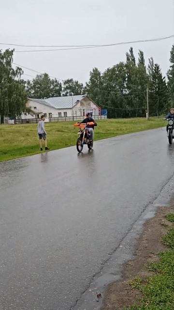 Kayo 125против иж планета 3