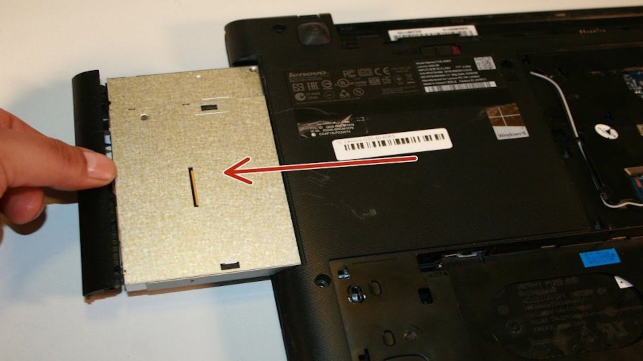 Как открутить DVD привод на ноутбуке ? смотреть онлайн