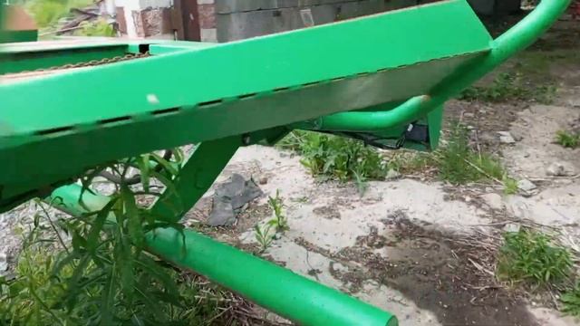 Самозагружающийся рулоновоз ПРТ-12.