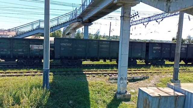 Электровоз 3ЭС5К-??? "Ермак" с грузовым поездом. смотреть онлайн