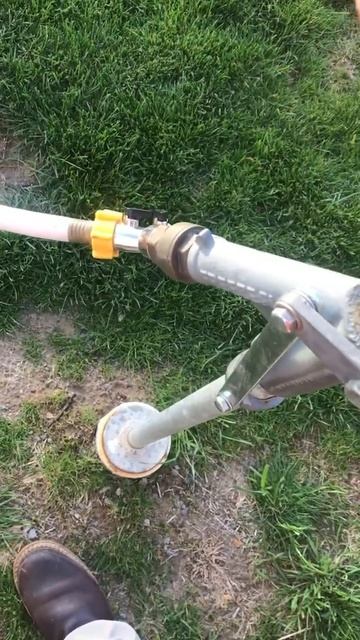 Using the Freeze Flow brand water hydrant. смотреть онлайн