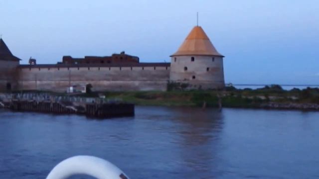 теплоход - проходим крепость Орешек смотреть онлайн