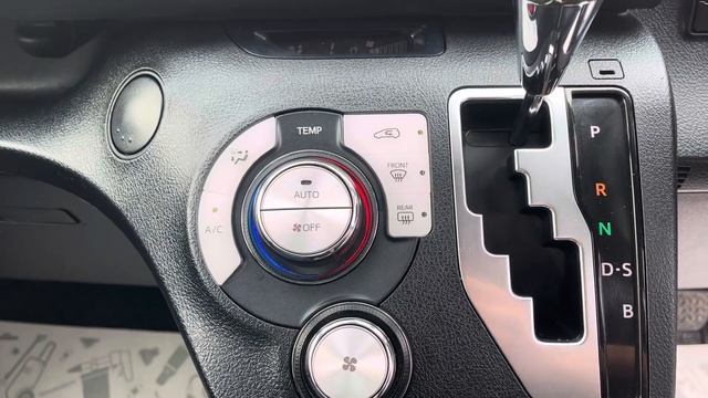 Toyota Sienta, 2018 год. смотреть онлайн
