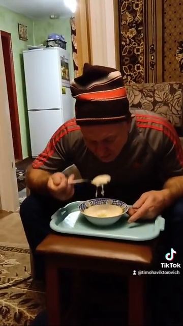 МУКБАНГ. ЕМ МАННУЮ КАШУ смотреть онлайн