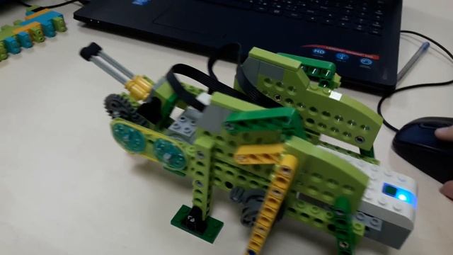 Робот дровосек LEGO смотреть онлайн