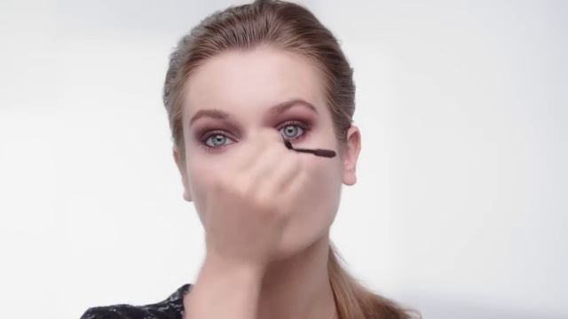 105 COLLECTION ROUGE NOIR ABSOLUMENT dare to wear the complete look CHANEL смотреть онлайн