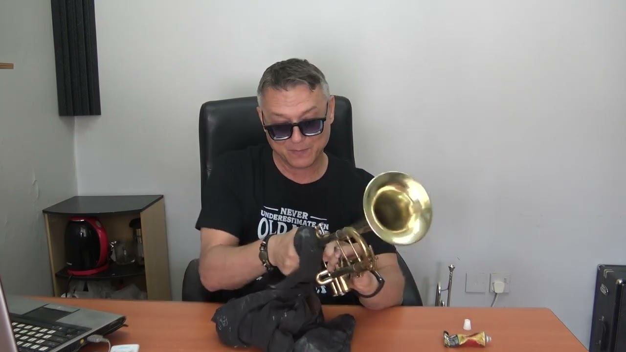 Чистим трубу Фестиваль до блеска. How to make your trumpet shiny смотреть онлайн