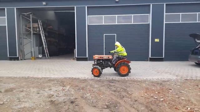 KUBOTA B6000 Small Tractor смотреть онлайн