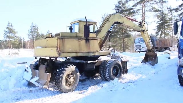 Экскаватор колесный ЭО-3323А 1994 года