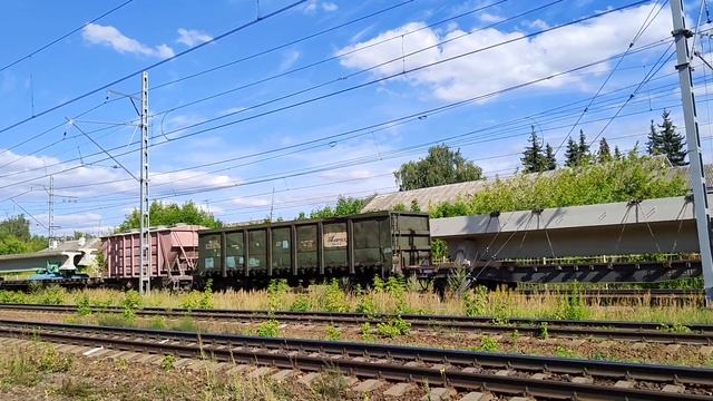 "Остановка перед красным" Электровоз ВЛ11М-177 с грузовым составом смотреть онлайн
