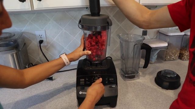 STARBURST SMOOTHIE CHALLENGE!! смотреть онлайн