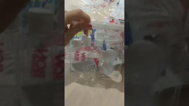 Набор ёмкостей в косметичке для путешествий смотреть онлайн