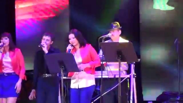 Группа "Эвергрины"(я-на бас-гитаре)-16.01.2016-"Битломания-5"-песня "She Loves You"(на рус)-1 смотреть онлайн