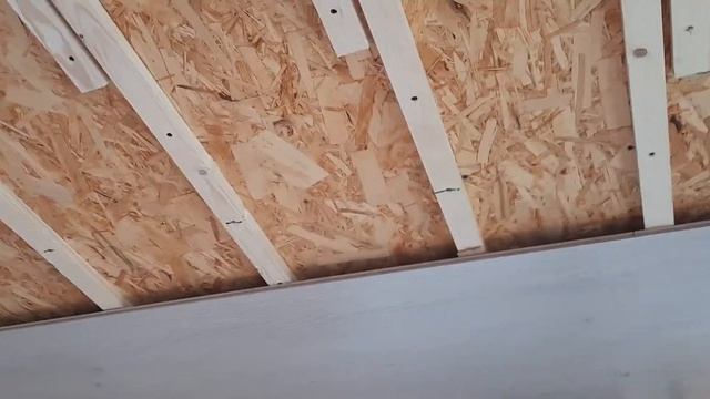 Ламинат на потолок