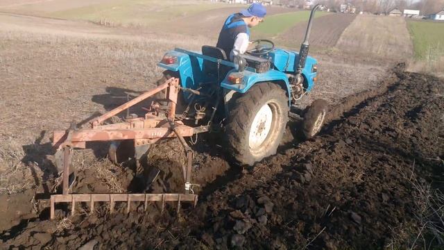 Оранку 2018 трактор дтз 304 смотреть онлайн