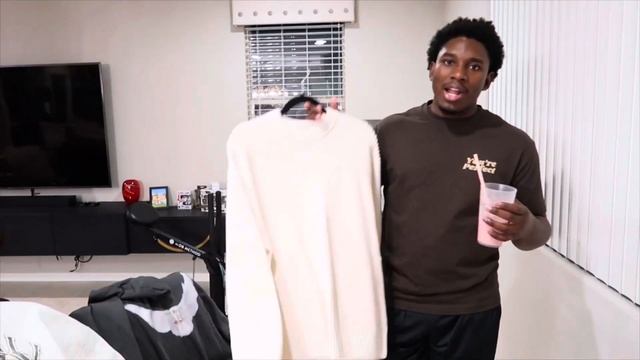 I copped the Yeezy gap hoodie!!! 5,000$ Back To School Clothing Haul!!! смотреть онлайн