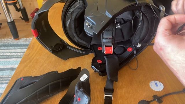 Fitting a Cardo Spirit to a HJC V90 modular helmet смотреть онлайн