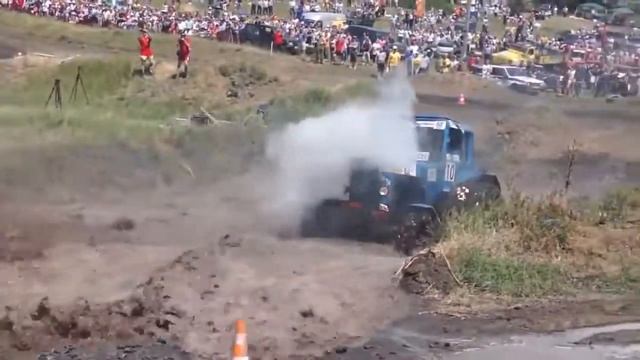Улётный прикол Гонки на тракторах смотреть онлайн