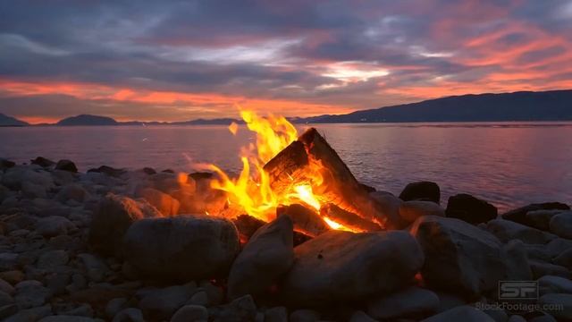Расслабляющий костер у озера под спокойную музыку | Relaxing Campfire by Lake at sunset in FHD