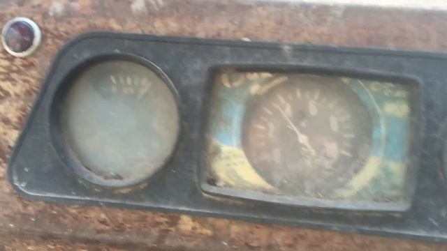 Трактор Беларусь юмз-6Л C прицепом (продаётся на авито)