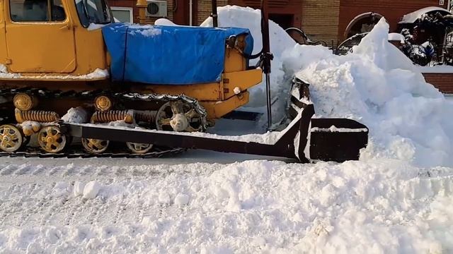 ...  ДТ-75 снова в строю 🚜❄️❄️❄️💪💪💪//испытание морозами и снегом//лучшая техника времен СССР...