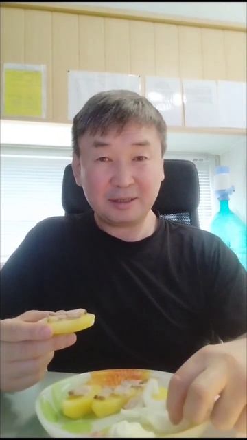 быстро приготовить завтрак . Соленое белорусское сало с картофелем из микроволновки #shorts смотреть онлайн