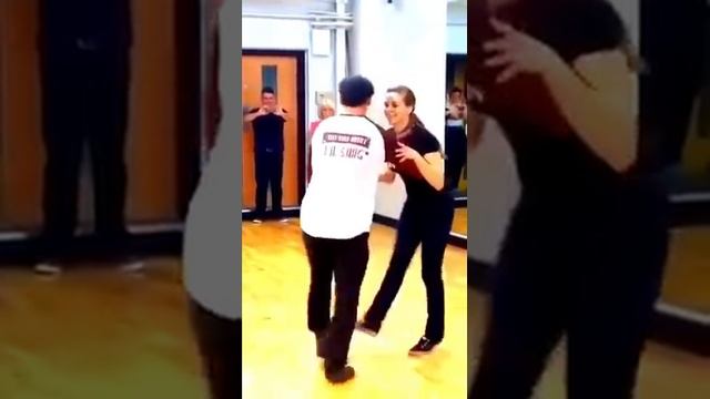 Уж я к ней и так и этак! mp4 смотреть онлайн