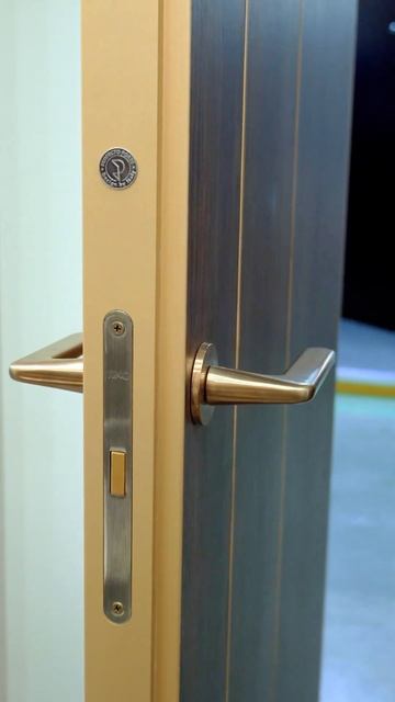 Стенд компании Perfecto Porte из Ульяновска (Россия) на выставке Mosbuild 2023 #shorts #design смотреть онлайн