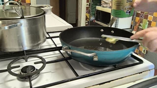 КУРИНАЯ ГРУДКА  С ЖАРЕНОЙ  КАРТОШКОЙ