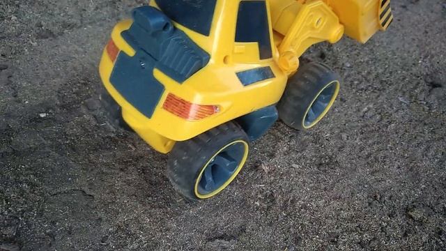 ДЕТСКИЙ ТРАКТОР ПОГРУЗЧИК смотреть онлайн