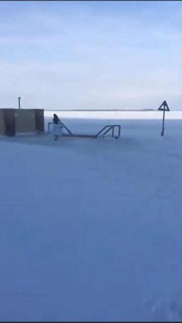 Купание в проруби на реке Свияга 21.01.2022