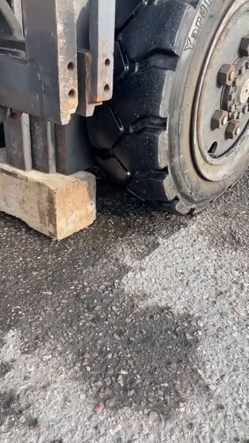 Easiest Way To Jack Up A Forklift!