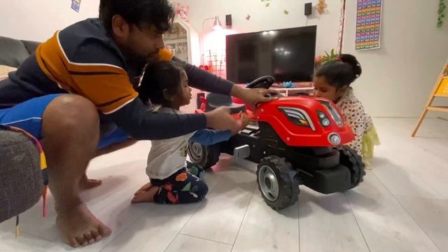Opening, Fixing and playing the Smoby Farmer Tracktor XL #smoby #tractor #ChaRisMA смотреть онлайн