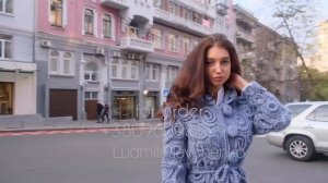 Шикарное голубое пальто на осень связано крючком в технике ирландского кружева доступно к заказу