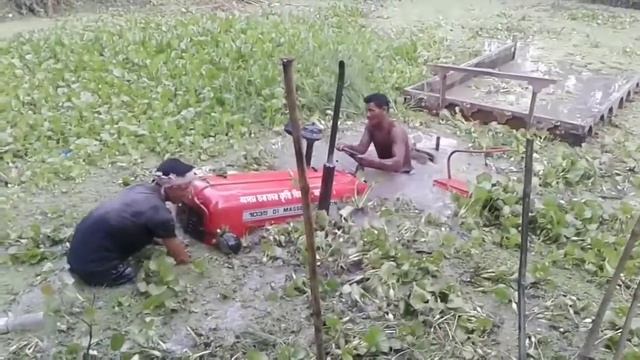 Трактор роботает на воде смотреть онлайн