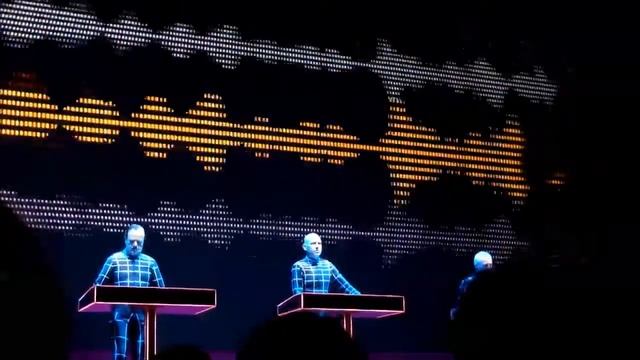 KRAFTWERK - Computer Love (Live at Akasaka Blitz, Tokyo Japan 13-May-2013) смотреть онлайн