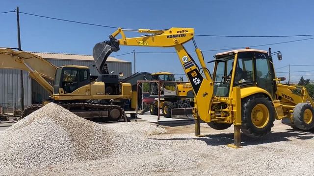 Komatsu WB93R-2 смотреть онлайн