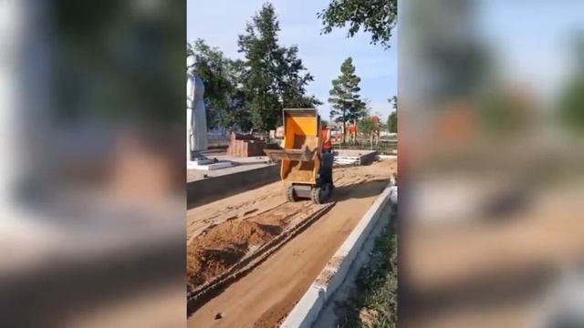 Выравнивание поверхности мини думпером BAUMECH GT1000 смотреть онлайн