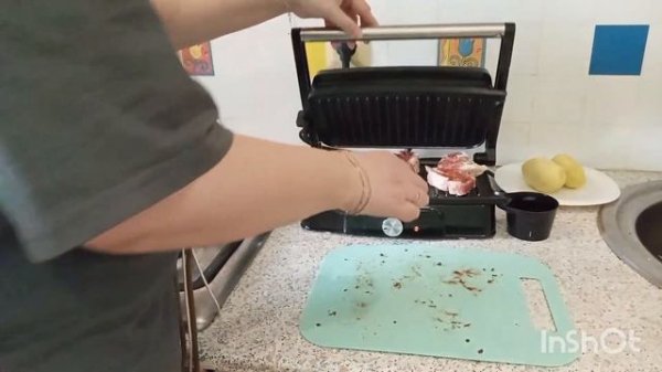 #жарим мясо с электрогриль kitfort KT-1659