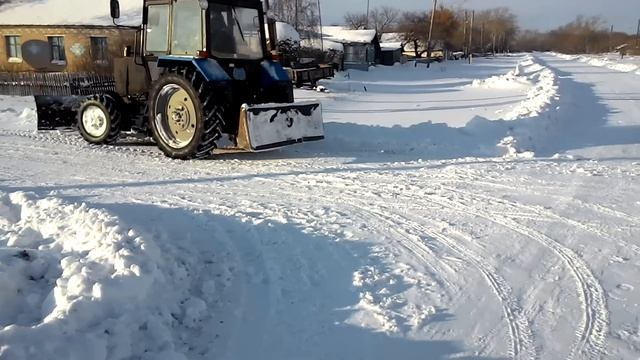 МТЗ 82.1 Проверка бокового отвала. Часть 2 смотреть онлайн