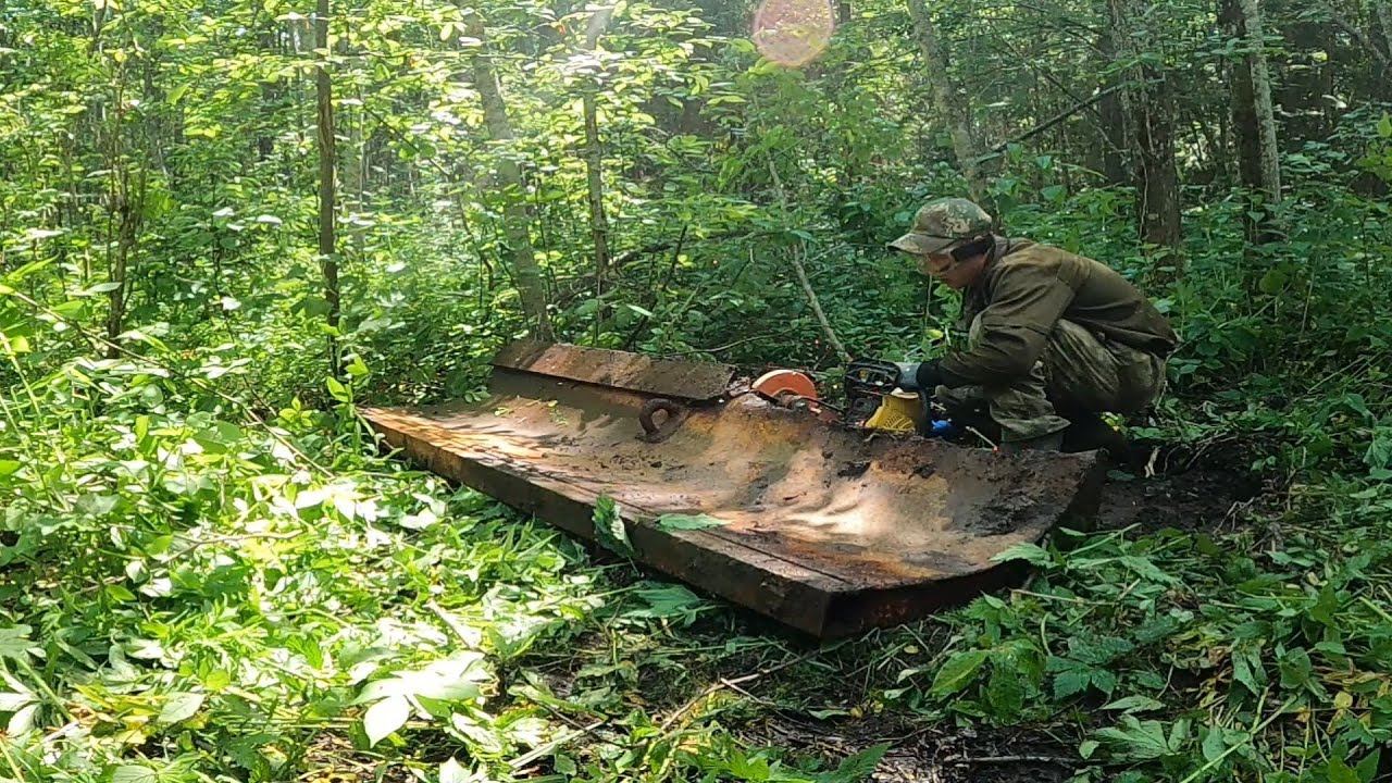 Нашли и распилили нож от трелевочника.Металлокоп по старым делянкам. смотреть онлайн
