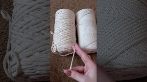 Разница между хлопкоаым шнуром и хлопковой вязаной верёвкой. #макраме #обучалка #узел #обучение