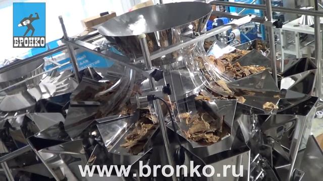 Фасовка сушеного мяса по 35 грамм на мультиголовочном весовом дозаторе JW A10 1,6 л смотреть онлайн