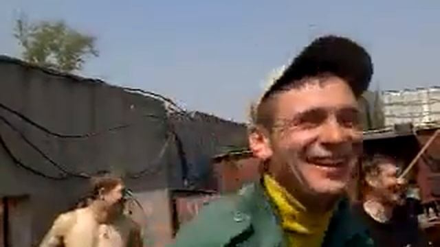 Чуть не лопнул (ржака) смотреть онлайн