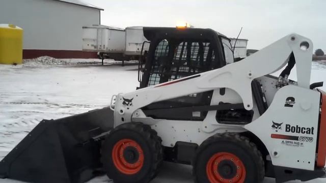Минипогрузчик Bobcat S770 смотреть онлайн