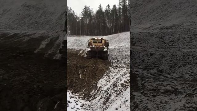 ДЭТ-250 работает в карьере рыхлителем смотреть онлайн